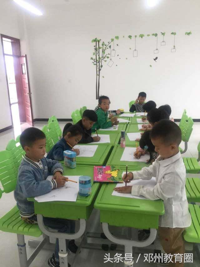 邓州春雨国文中学,邓州市春雨国文学校军训活动