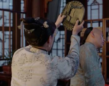 剧情已过半，主角领盒饭，反套路不断，《那年花开》的脑洞忒厉害