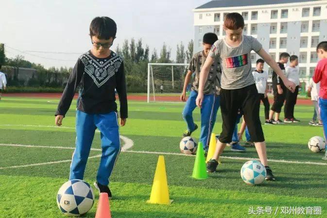 邓州春雨国文中学,邓州市春雨国文学校军训活动