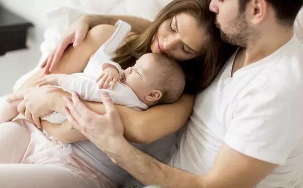 bb打完疫苗关注事项,宝妈刚生完宝宝关注事项