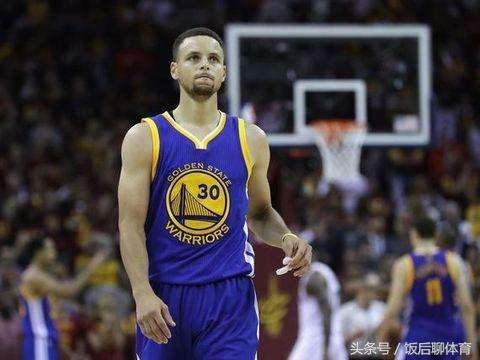 c罗和梅西的薪水谁最高,梅西和c罗历年年薪一览表