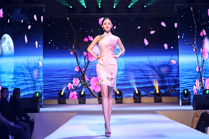 第67届世界小姐重庆赛区诞生“七仙女”颜值点亮喵村时尚街区