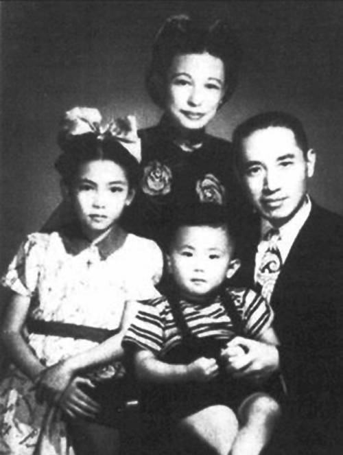 铝锅蒸蛋糕、铁丝烤面包……面对苦难仍不忘优雅的一代名媛郭婉莹