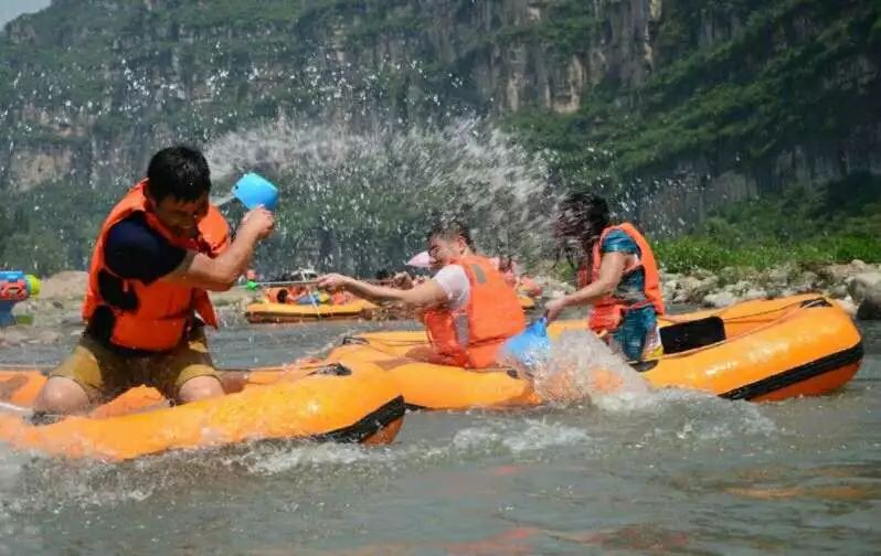 竹筏漂流桂林山涧,漂流蹦极北京