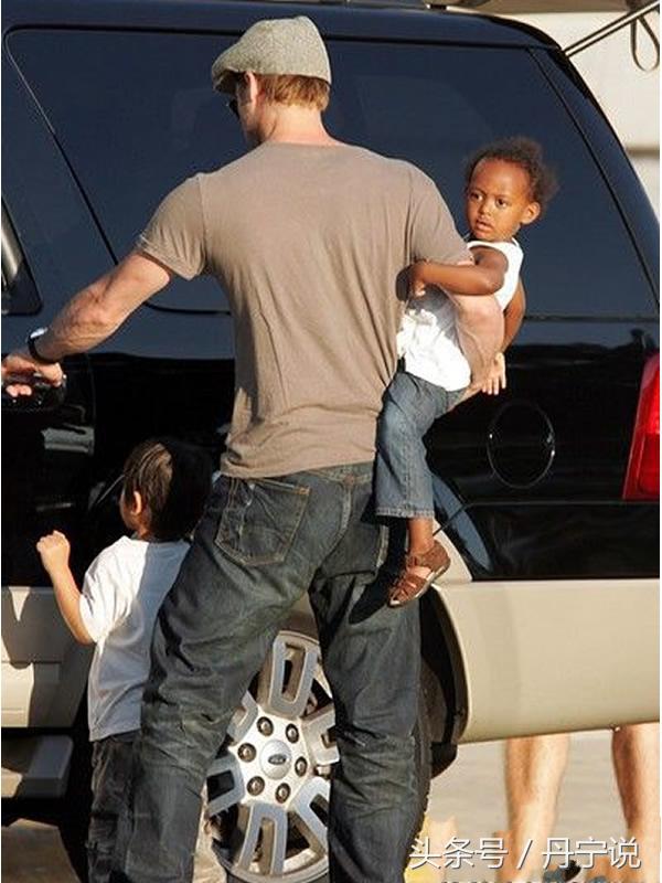 贝克汉姆穿的牛仔裤类型,贝克汉姆破洞牛仔裤