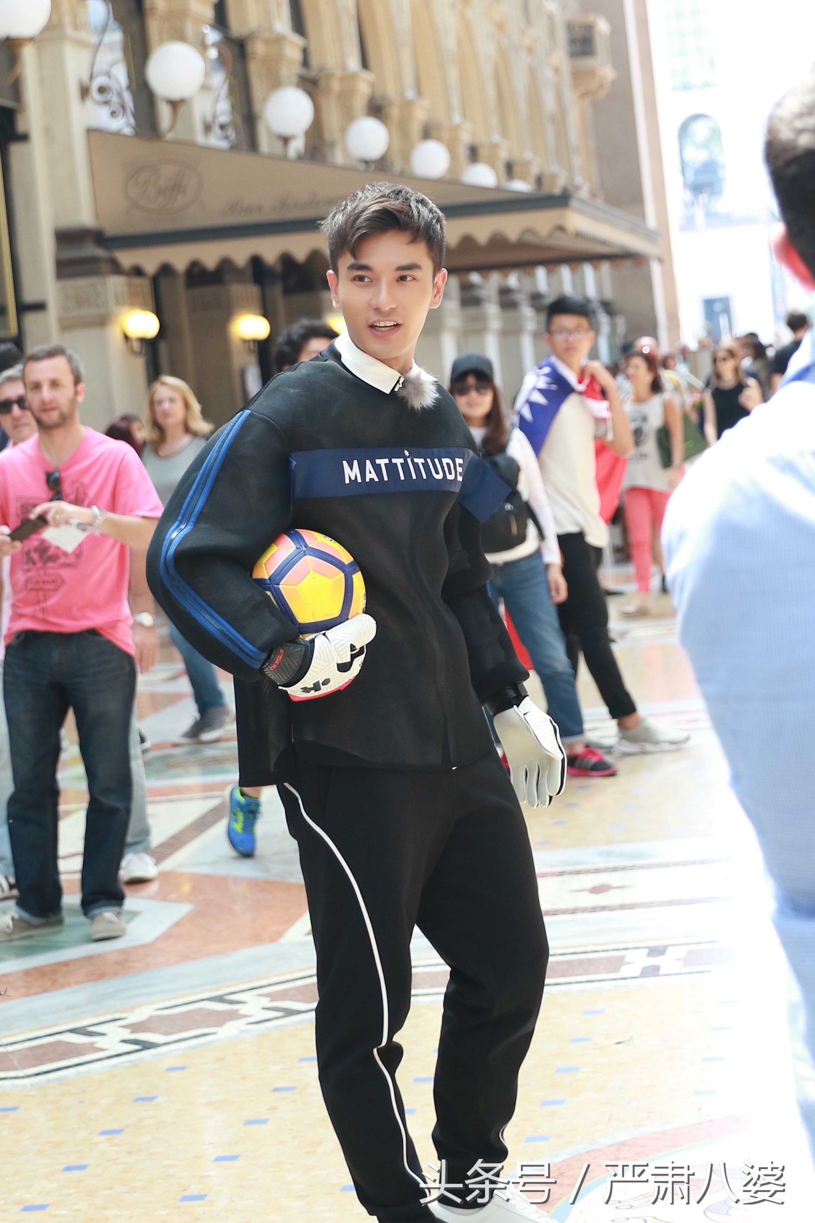 遇见足球城综艺节目,遇见足球吴昕郑恺视频