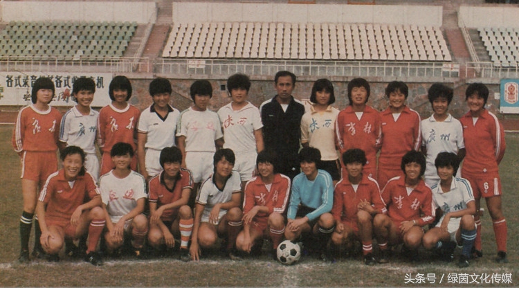 历史上足球鞋的进化史,中国足球的兴衰历程和未来发展