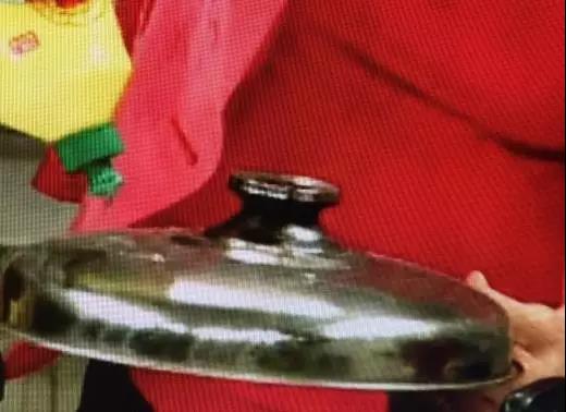 锅盖里脏的怎么清理,家里锅盖太多怎么办