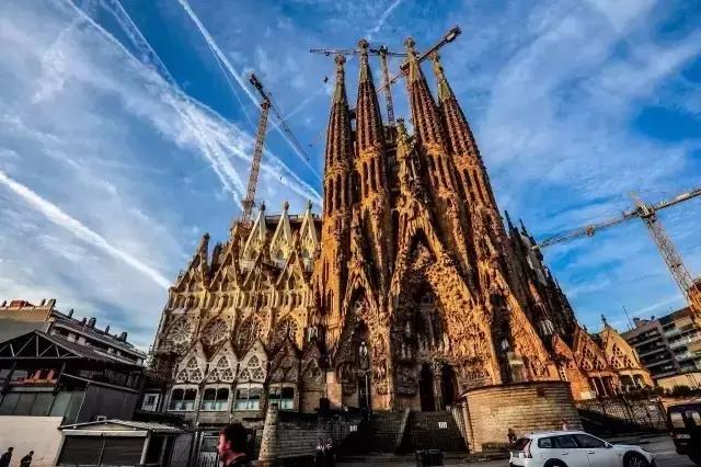 走进巴塞罗那俱乐部,带你切身走进西班牙巴塞罗那