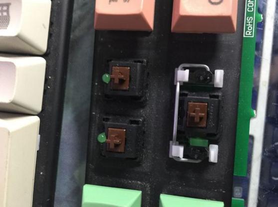 ps4鎵嬫焺椋炵嚎榄旀敼,椋炵嚎鏈烘閿洏