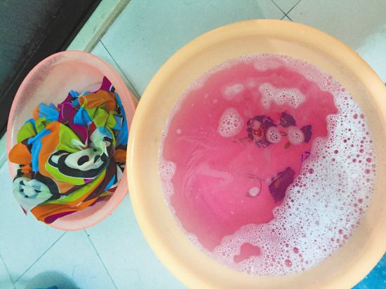 毛巾有酸臭味怎么消除,毛巾杀菌除螨这招特别有效果