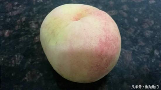 用小苏打洗桃子为什么桃子会发黑,洗桃子怎么洗干净
