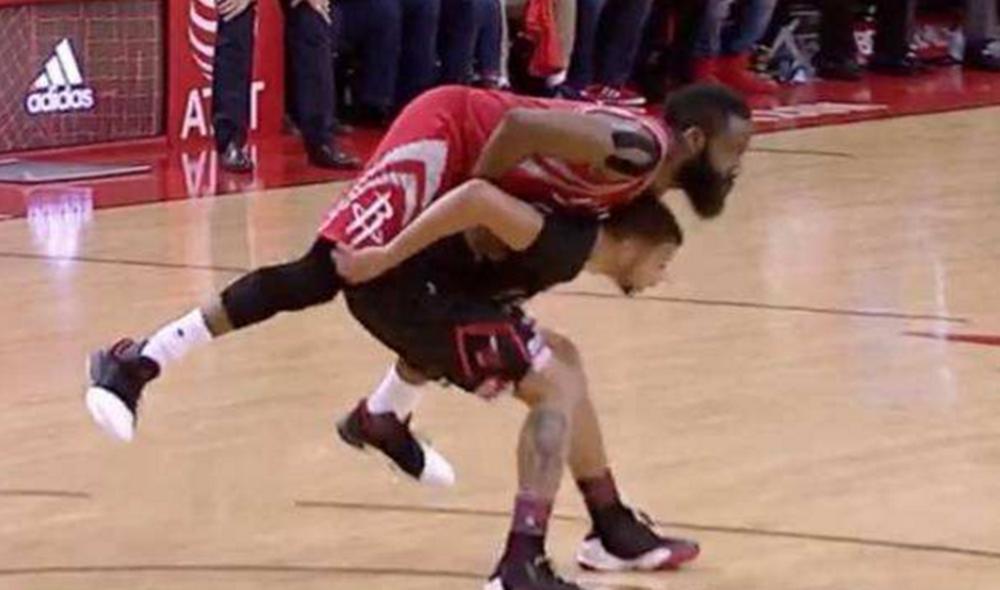 篮球过人招式韦德之道4,韦德哈登欧洲步对比