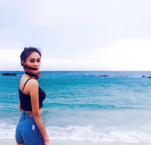 2年前她还是丫鬟，如今已成女主，豪车数台，却更爱机车疾驰玩乐