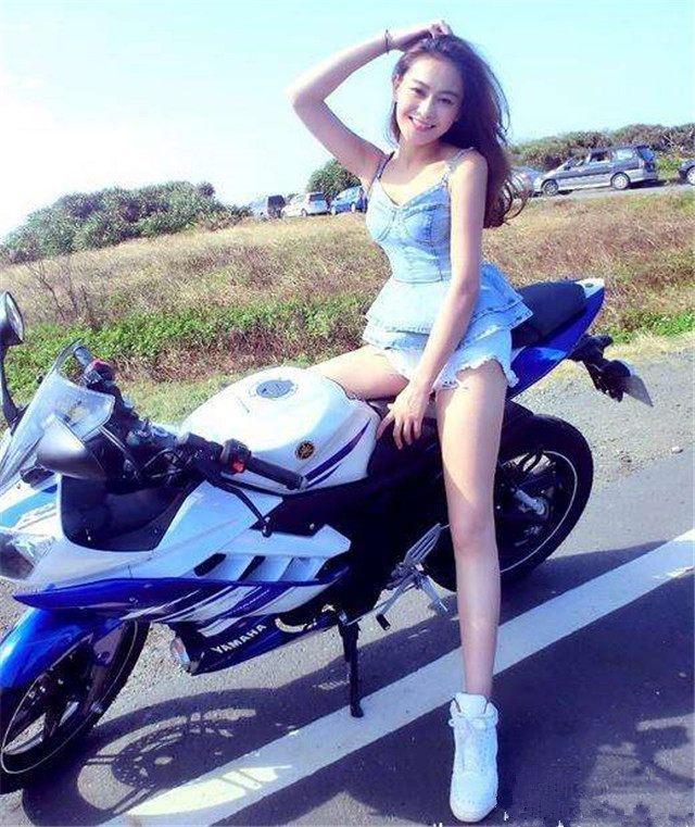 2年前她还是丫鬟，如今已成女主，豪车数台，却更爱机车疾驰玩乐