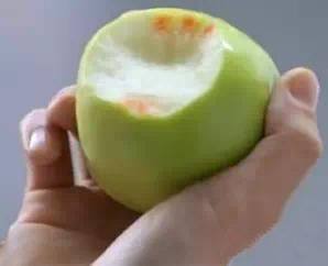 谨慎牙龈出血你的肝可能有些问题,牙龈出血腹泻就是肝很严重了吗