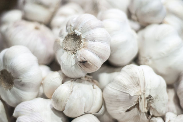 吃什么食物能补肾生精最多最快,杀精的食物有哪些