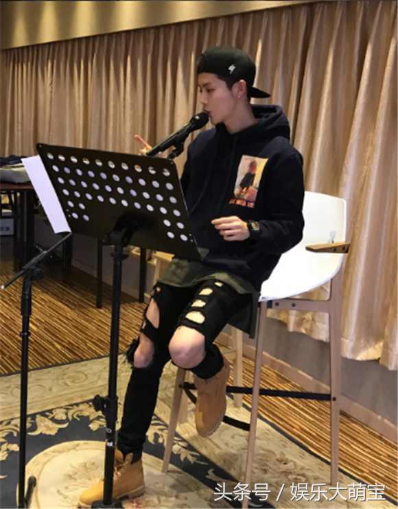 鹿晗出道前经历了什么,鹿晗出众的颜值