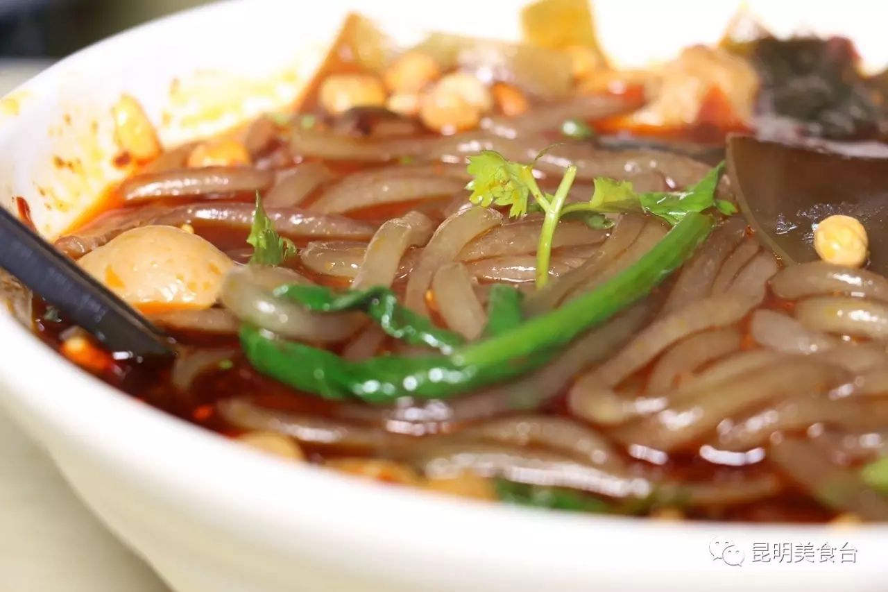 昆明排队到腿软的14家民间老店，吃过6家以上算你厉害