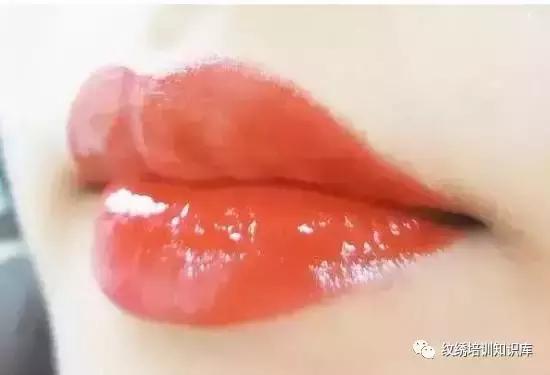 唇部怎么避免做花唇,乌唇变自然唇怎么调