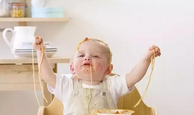 宝宝不吃饭饥饿疗法,宝宝不肯吃饭有什么治疗方法