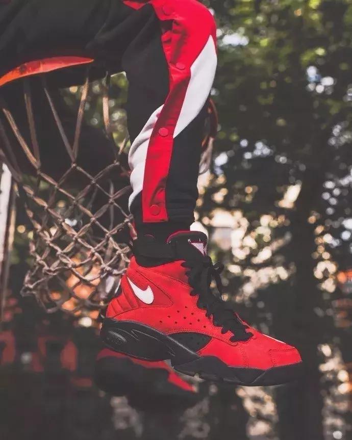 你还在说篮球鞋不够潮？皮二爷表示不服！