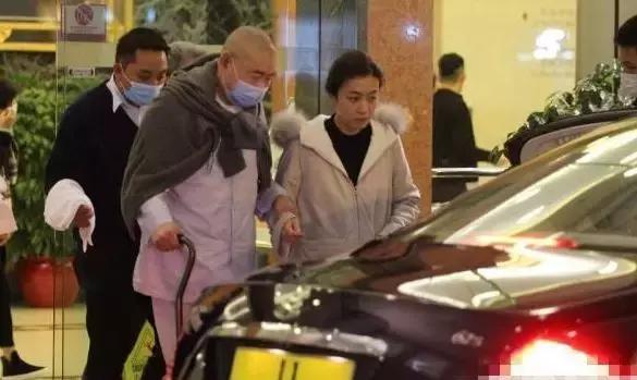 她比邓文迪更甄嬛，嫁大29岁重病富商，从狗仔逆袭为香港女首富