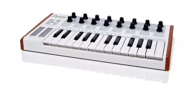 流行键盘和midi键盘是一样的吗,midi键盘和编曲键盘的区别