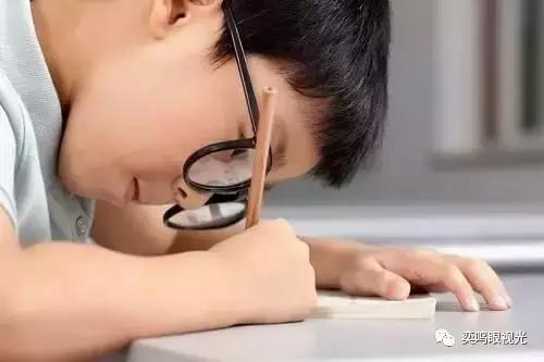 理疗按摩可以治疗孩子近视吗,中医按摩治疗儿童近视靠谱吗