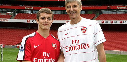 他是阿森纳绝世天才、18岁便力抗哈维+伊涅斯塔，如今涅槃重生！