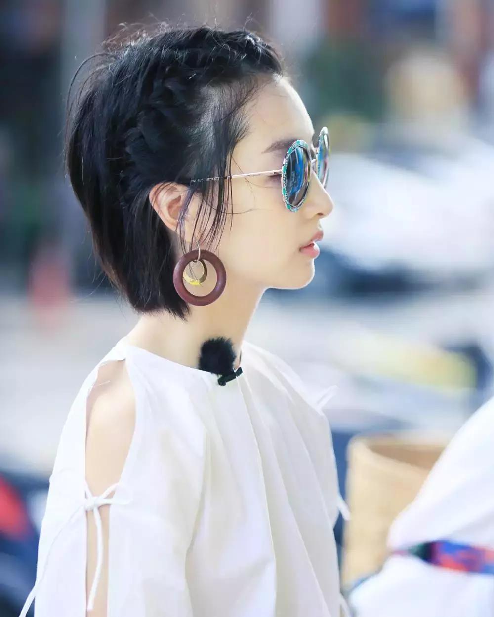 中餐厅1赵薇黄晓明周冬雨,周冬雨赵薇中餐厅同框被碾压