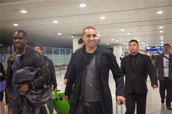 尤文图斯球迷开场助威,尤文图斯欧冠球迷热情助威