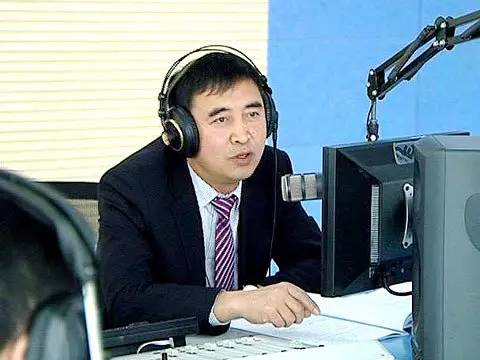 关注黑网吧怎么处理、黑户口怎么办？来看县长郑维江作客市广播电台“政风行风热线”回应关切解答热点