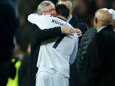 足球迎来了一个最让人遗憾的告别,足球那些感人的事