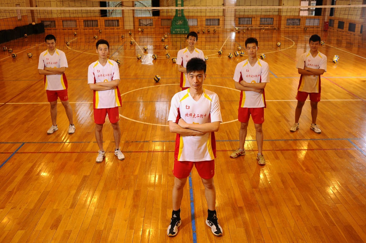 孩子们参加社团活动,孩子参加的学校团体活动