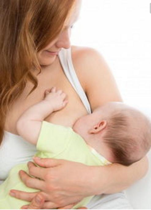 抱孩子的姿势能看出来,抱孩子的姿势与正确方式