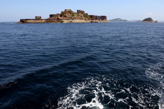 韩国电影军舰岛完整版,和军舰岛类似的韩国电影