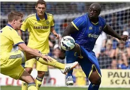 两百多斤的前锋,体重200小前锋