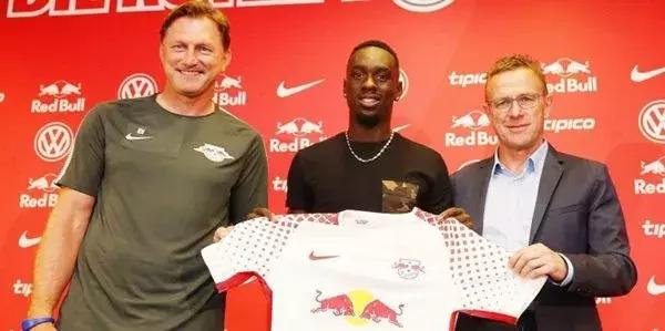 2022法甲妖人前锋,奥古斯丁鲁贝托远射