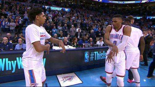 迈克尔乔丹公牛时期绿色球衣,乔丹退役公牛球衣视频