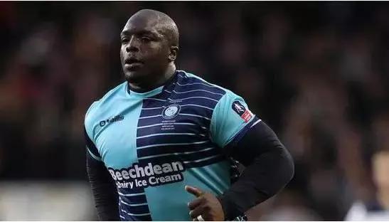 两百多斤的前锋,体重200小前锋