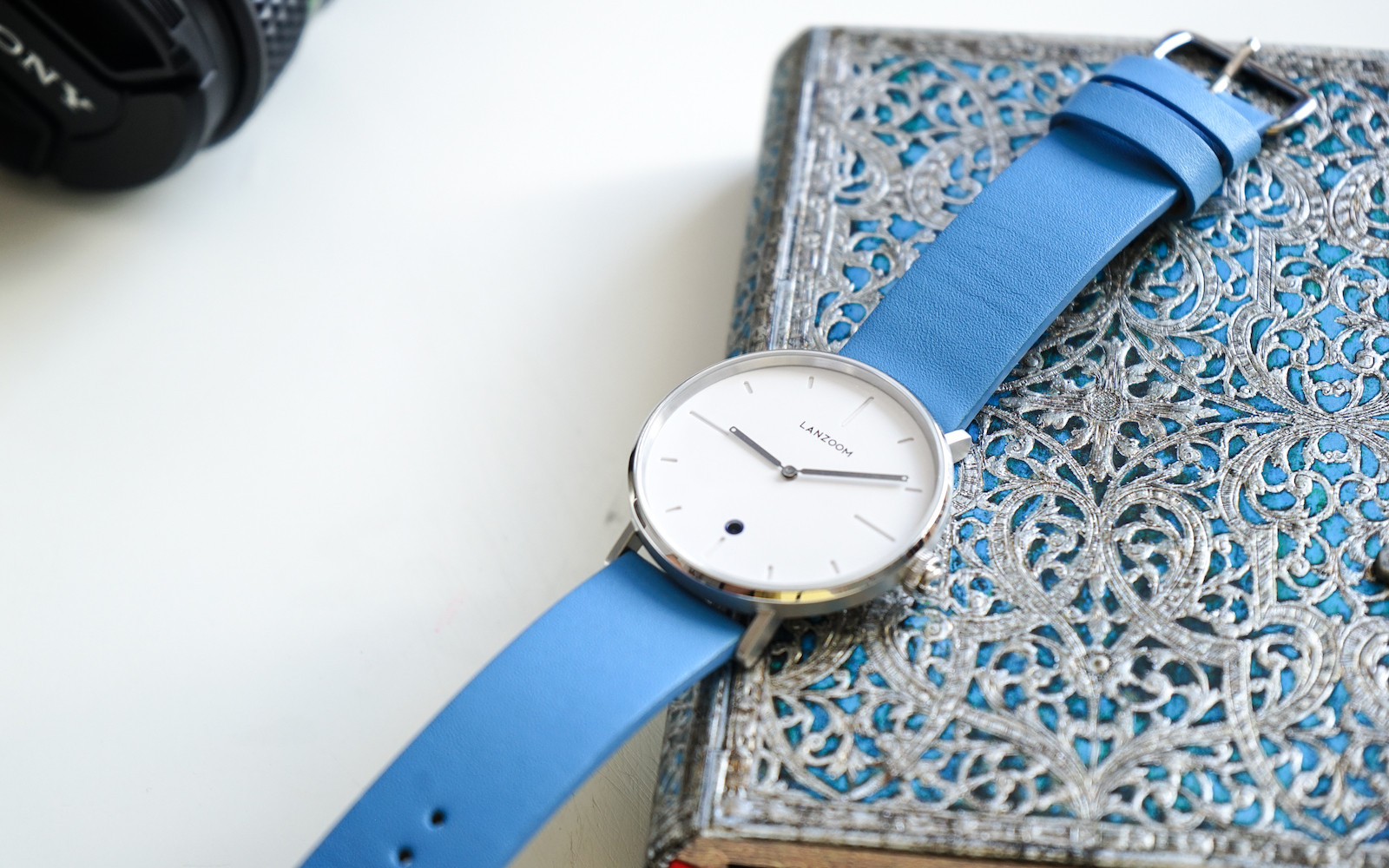 苹果手表更好还是太空人手表更好,苹果智能表值得买吗