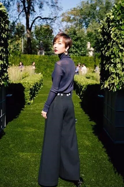 拯救大额头高发际线学王珞丹微风刘海超短发就搞定了