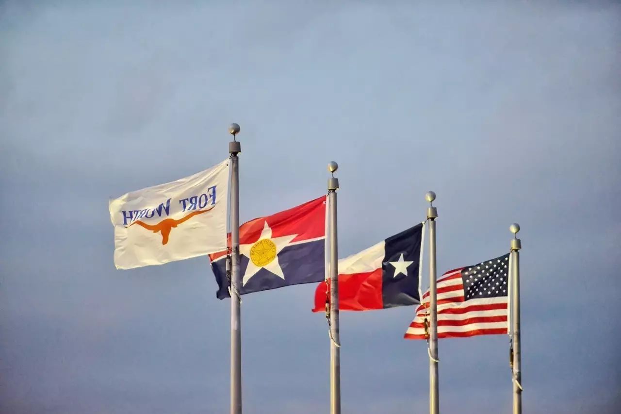 手工艺人、辣妹、肌肉男、音乐人……那条太多欢乐的街！