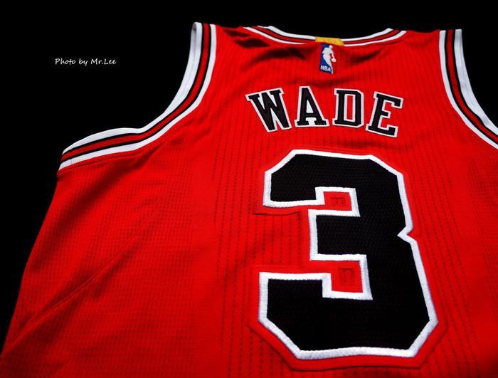 迈克尔乔丹公牛时期绿色球衣,乔丹退役公牛球衣视频