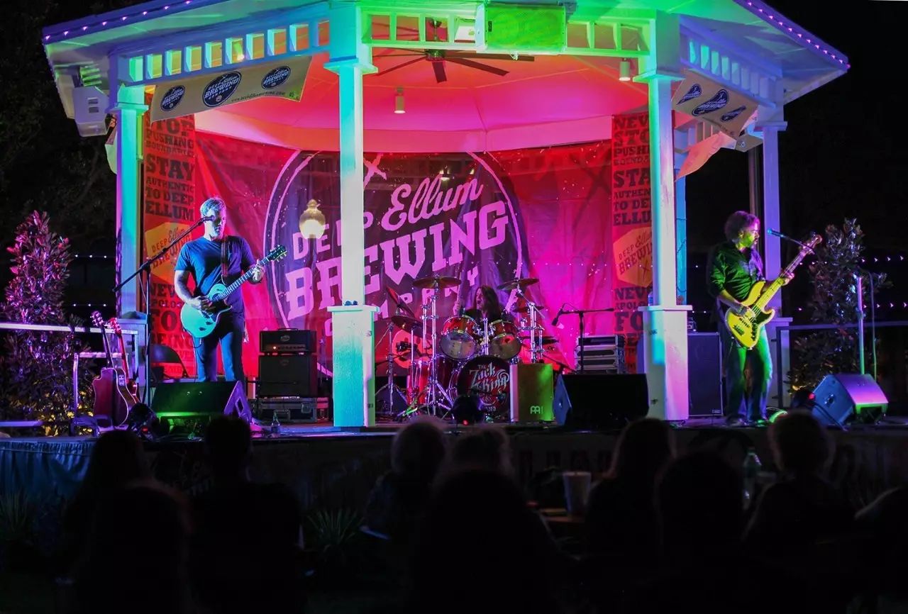 手工艺人、辣妹、肌肉男、音乐人……那条太多欢乐的街！