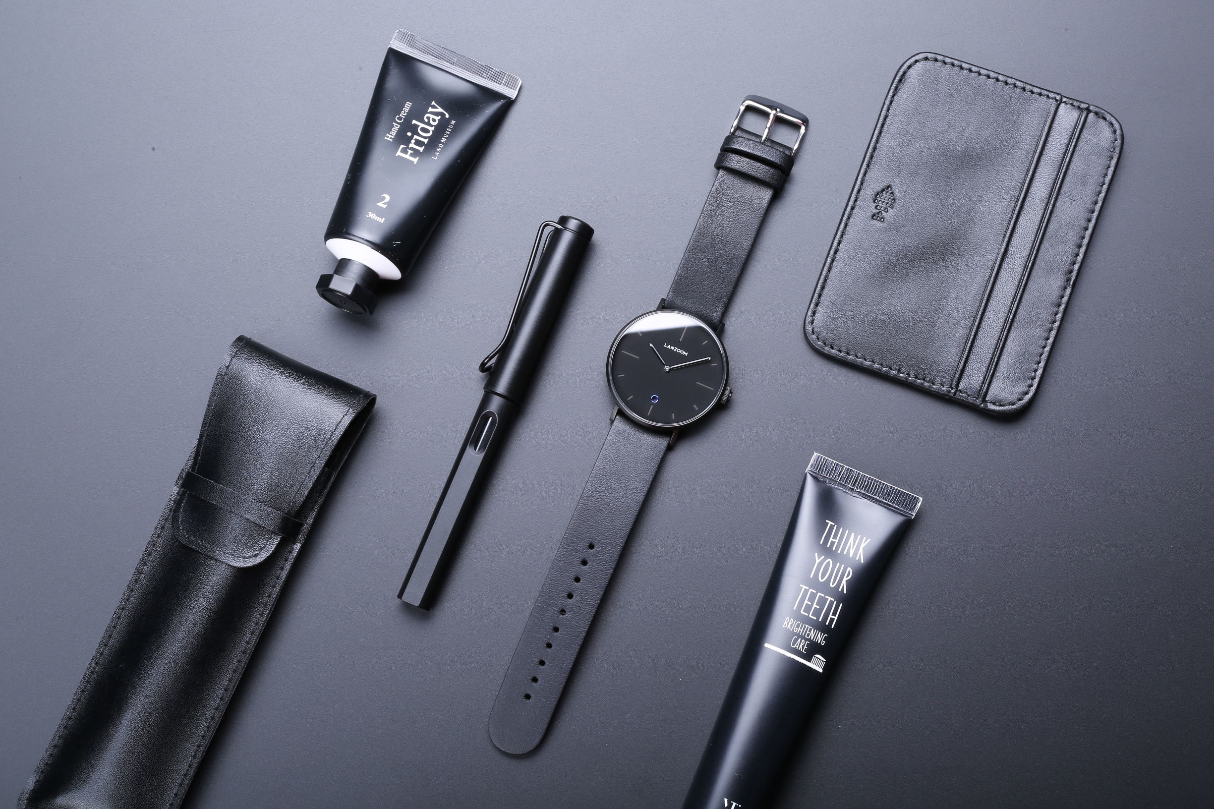 苹果手表更好还是太空人手表更好,苹果智能表值得买吗