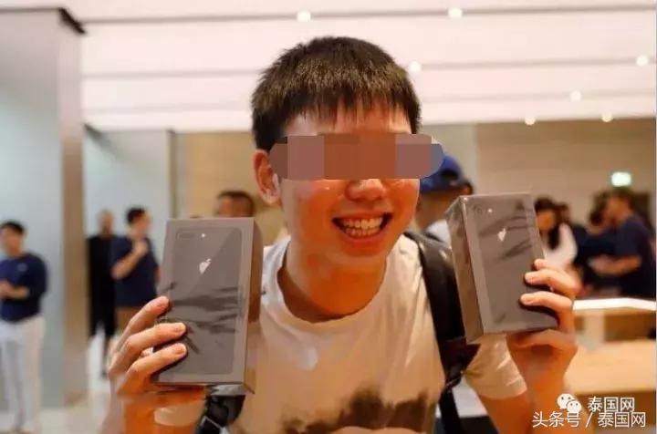 泰男子买了一台iPhone 8，结果被网友骂惨了