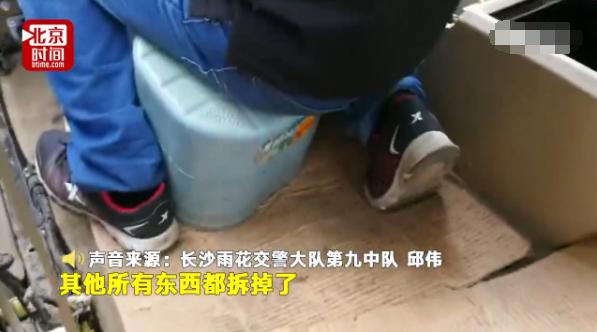 开车去加油违反10条交规扣21分，这司机是多想不开？