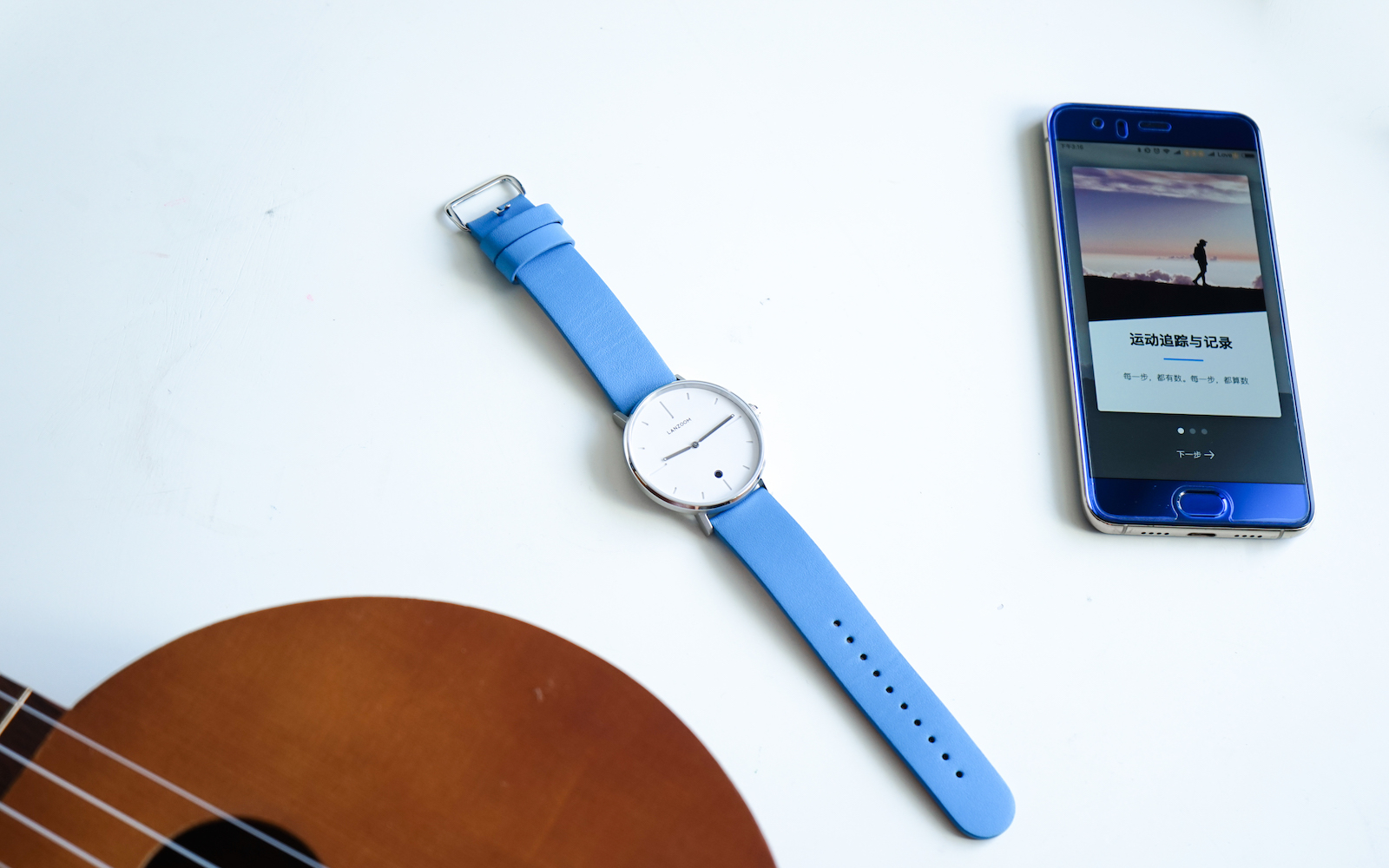 苹果手表更好还是太空人手表更好,苹果智能表值得买吗